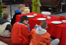 Spotkanie z Jezusem przy stole Słowa – pierwszy dzień rekolekcji szkolnych (11.04.2022)